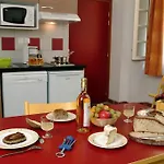 Le Chateau Ricard Lejlighedshotel 3*