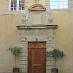 شقة فندقية Le Chateau Ricard Saint-Geniez-dʼOlt