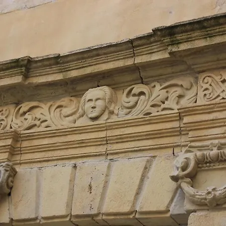 Le Chateau Ricard 3* Saint-Geniez-dʼOlt