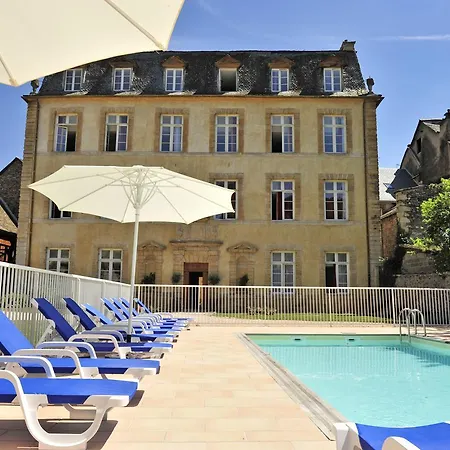 Le Chateau Ricard Saint-Geniez-dʼOlt