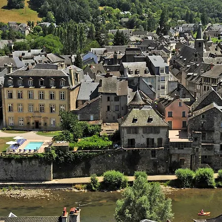 Le Chateau Ricard 公寓式酒店 3*