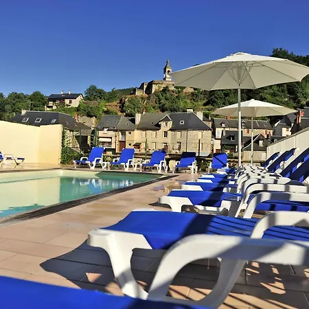 Le Chateau Ricard 3* Saint-Geniez-dʼOlt