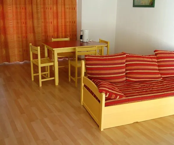 Le Chateau Ricard Lejlighedshotel 3*