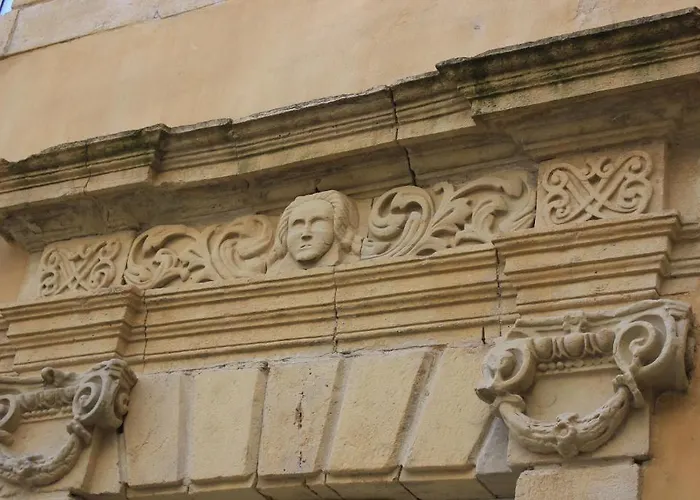 Le Chateau Ricard 3* Saint-Geniez-dʼOlt